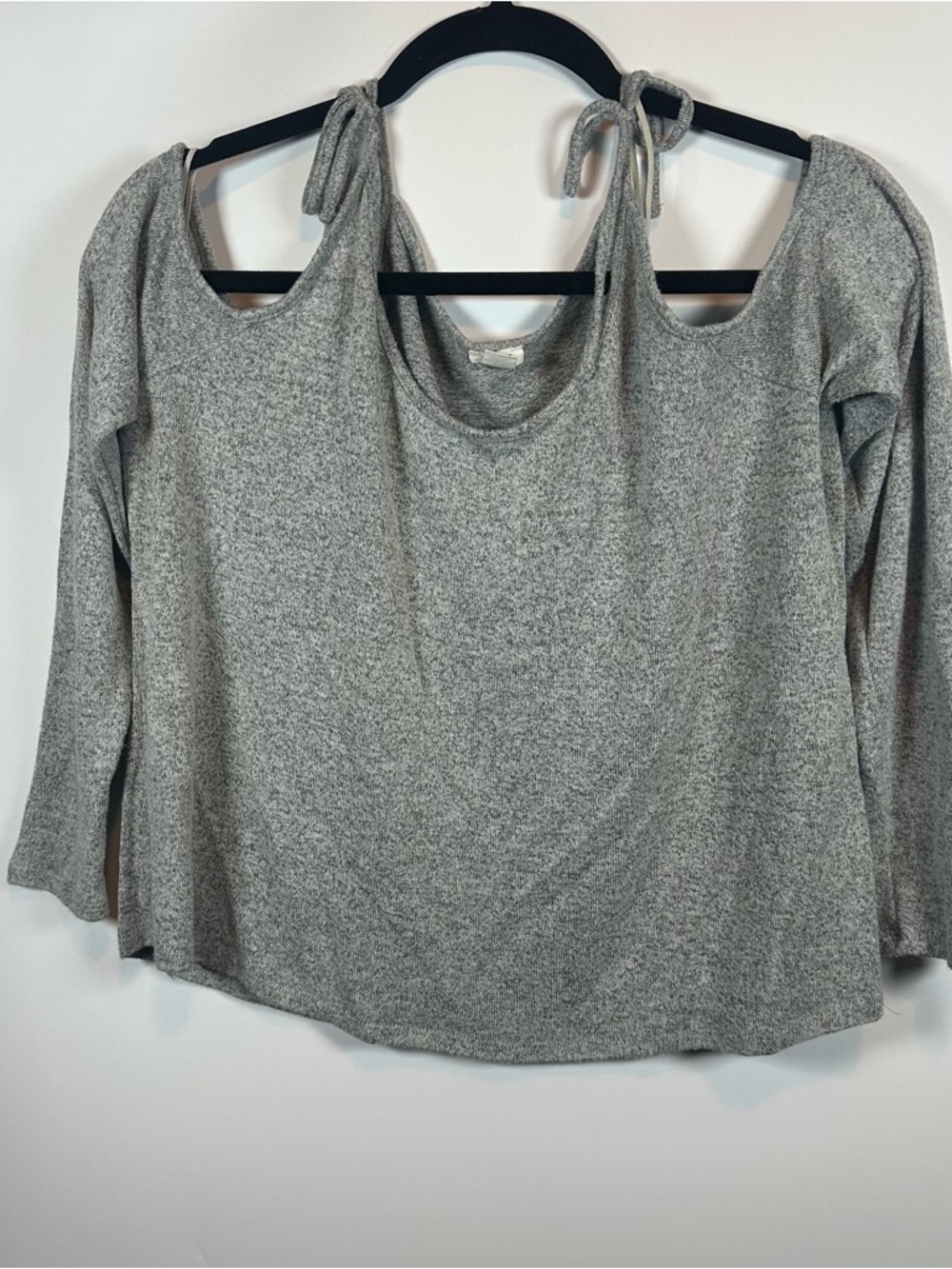 Garage Heather Gray Cold Shoulder Top Women’s M